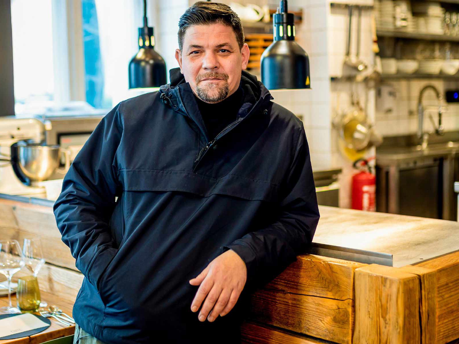 Tim Mälzer geht mit »Kitchen Impossible« in die sechste Staffel