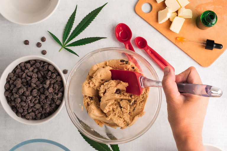 Cookies sind eine klassische Möglichkeit, um CBD zu integrieren.