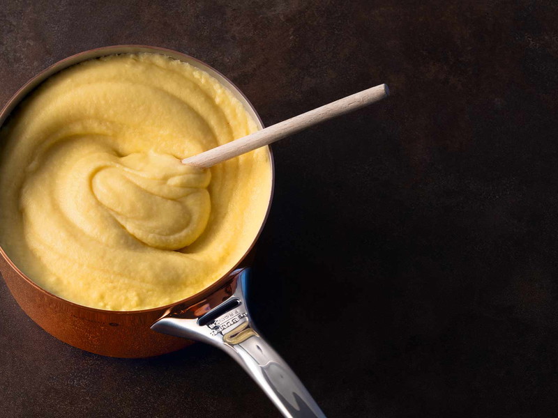 Sieht aus wie ordinäres Kartoffelpüree, ist aber dank Meisterkoch Joël Robuchon ein absolutes Feinschmecker-Gericht.