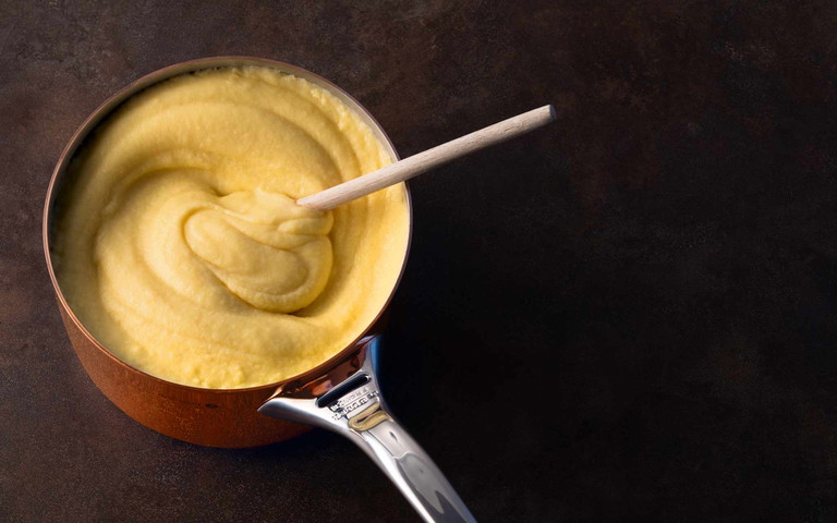 Sieht aus wie ordinäres Kartoffelpüree, ist aber dank Meisterkoch Joël Robuchon ein absolutes Feinschmecker-Gericht.