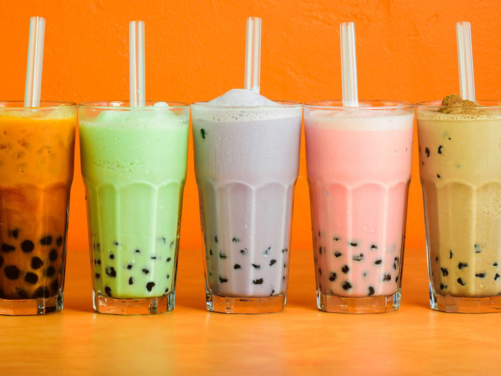 Mit Matcha, Kaffee, Taro oder klassisch in »Brown Sugar« – der Bubble Tea kennt viele&nbsp;Geschmäcke.