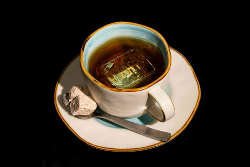 Tipp aus dem »Tippling Club«: Hot Drink mit einem Dampfstab erhitzen, um die richtige Temperatur zu erreichen.