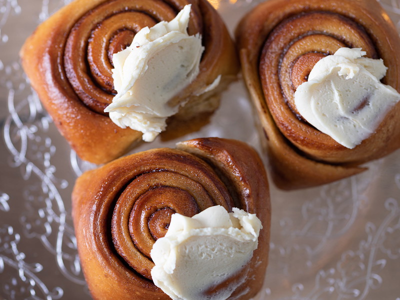 Süßer Himmel: Zimtschnecken als Dessertklassiker zu Kaffee oder Tee.