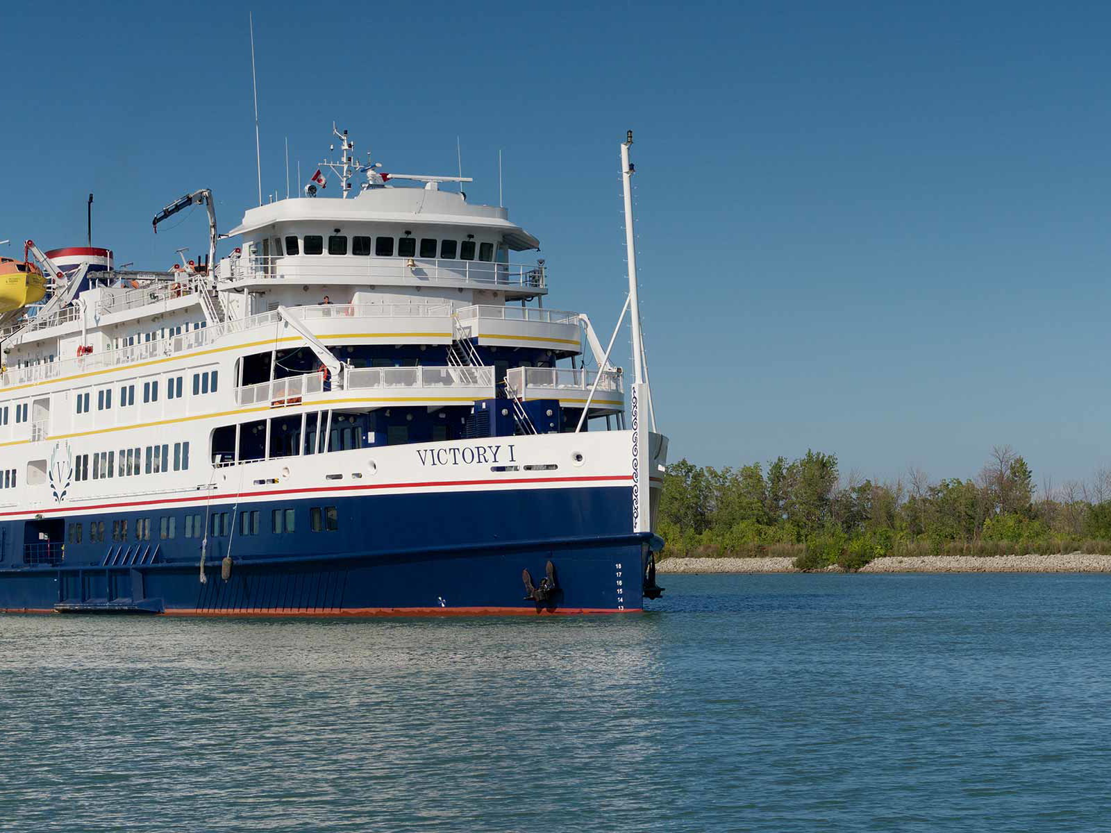 Ein Schiff der&nbsp;Kreuzfahrt-Linie »Victory Cruise Lines« in Kanada.