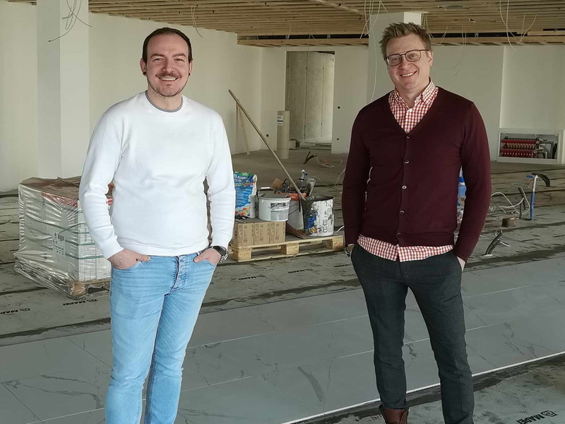 Domenic Kreller und Patrick Hopf auf der Baustelle