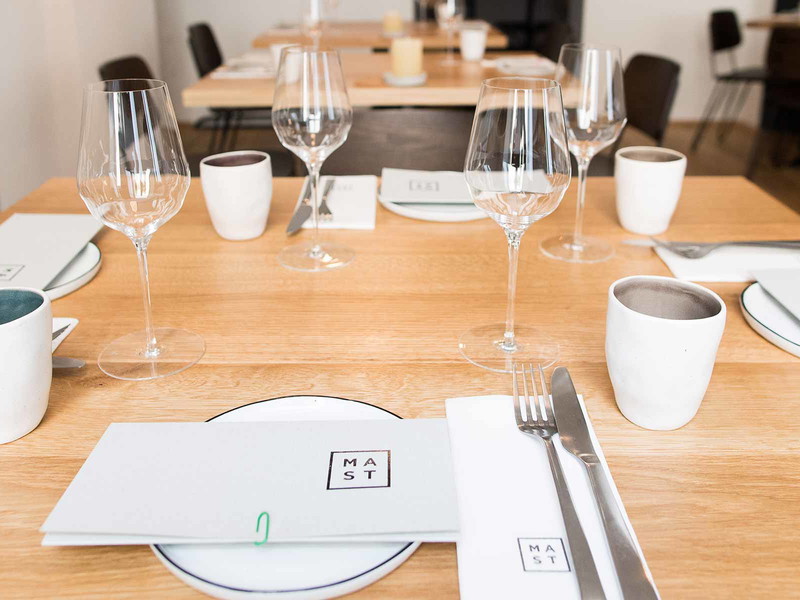 Das Weinbistro »MAST«&nbsp; bleibt auch mit neuem Küchenchef seinem Stil treu.