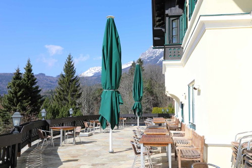 Die Terrasse ist eine der schönsten in den Wiener Hausbergen.