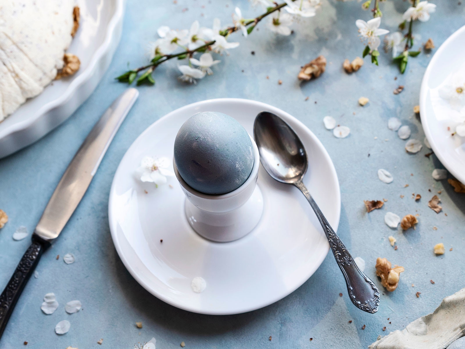Pastellfarben und frische Blumen machen jede Ostertafel perfekt.&nbsp;