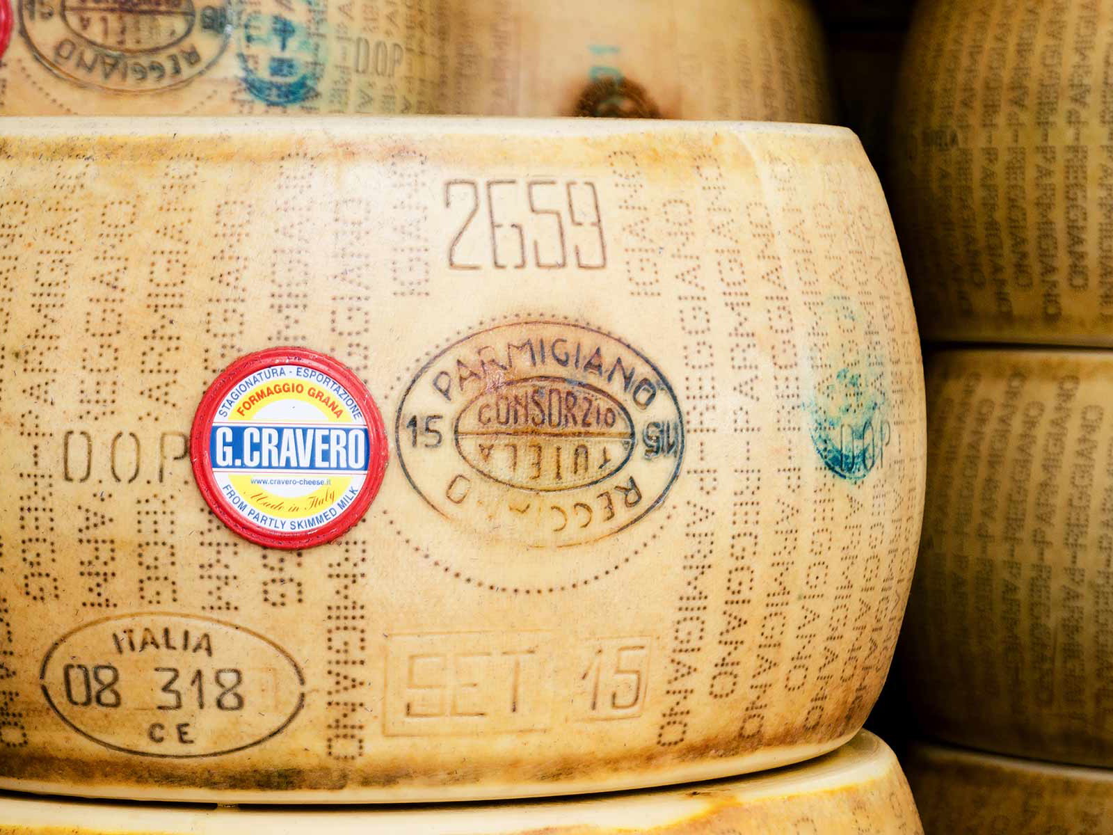 Parmigiano Reggiano ist zweifellos der bekannteste Pasta-Begleiter.