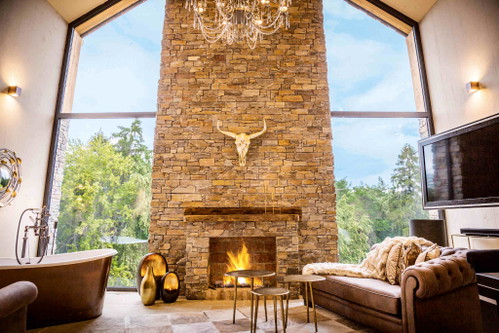 Mittlerweile zählen sechs Luxus-Chalets und ein Premium-Loft mit 300 Quadratmetern zu den Golden Hill Country Chalets &amp; Suites, die den Hideaways Hotels angehören.