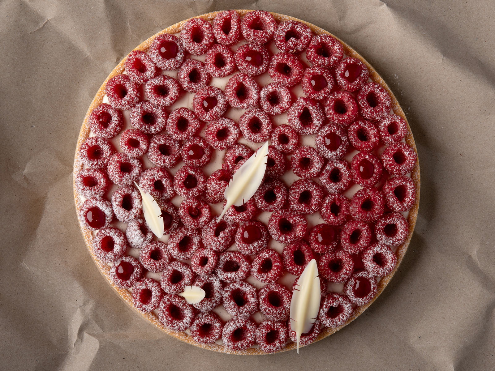 Die «Himbeer Tarte» von Christian Hümbs aus dem «Dolder Grand» gibt es am Muttertag auch für zu Hause.