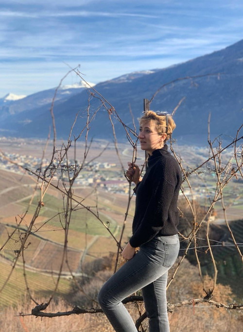 Ilona Thétaz vom Weingut Ô fâya Farm in Saxon, Wallis