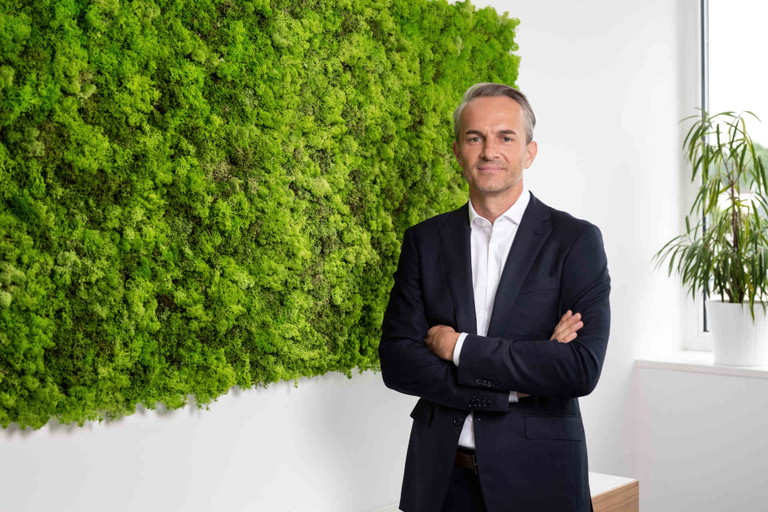 Geschäftsleiter von Transgourmet Österreich und mit Top-Team Zentraleinkauf Projektverantwortlicher für die Entwicklung der Marke »Natura« Manuel Hofer.