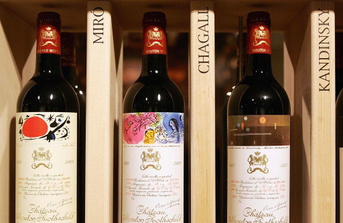 Philippe de Rothschild war ein Trendsetter: Bereits 1924 entwickelte Jean Carlu das allererste Künstleretikett für Château Mouton-Rothschild, viele weitere folgten ab 1945.