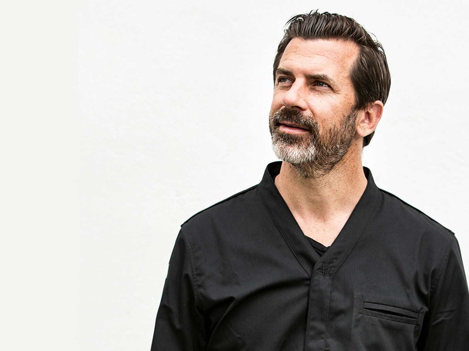 Andreas Caminada fördert seine Mitarbeiterinnen&nbsp;und Mitarbeiter bewusst. Das Team ist ihm das&nbsp;Allerwichtigste.