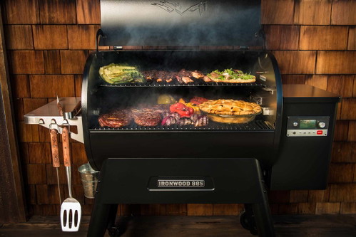 Der Traeger Ironwood 885 bietet noch mehr Volumen für die&nbsp;Grillfeier.