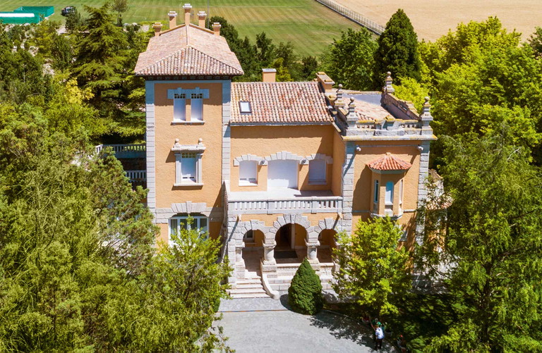 Das Weingut Vega Sicilia liegt in der&nbsp; Region Ribera del Duero und wird seit den 1980er-Jahren von Pablo Álvarez geführt.
