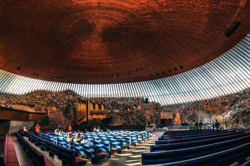 Die Temppeliaukio-Kirche wurde in den 1960er-Jahren in den Fels »hineingehauen«.