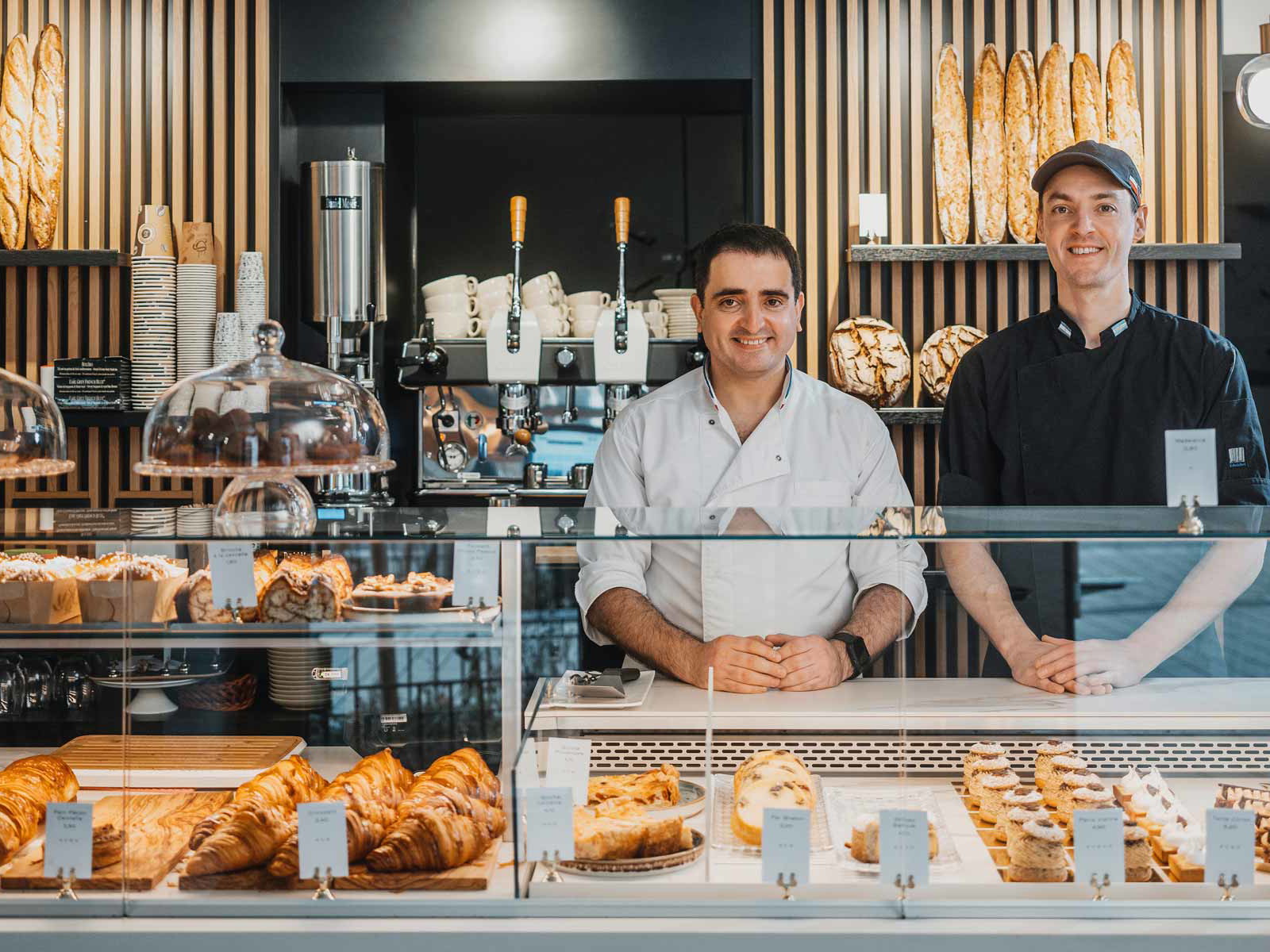 Bäcker und Betreiber Fatjon Kolici (l.) mit&nbsp;Patissier Etienne Py