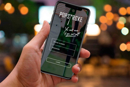 Über die App werden Punkte und Prämien erspielt. Während des Spiels können z. B. Drinks auf den Rasen geordert werden.