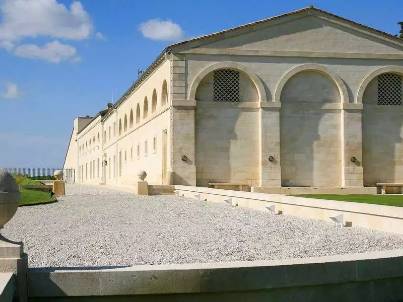 Einfahrt zum Château Mouton-Rothschild