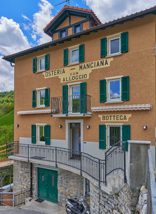 Die «Osteria Manciana» bildet den Mittelpunkt des Hotels