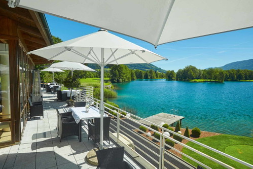 Vom spannenden Finale der Mondsee-Runde sind es nur ein paar Schritte zum Clubhaus.