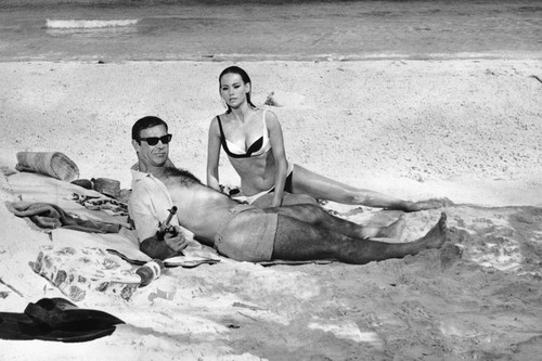Ian Fleming erfand den Gin-Cocktail Vesper 1953 für seinen Bond-Roman «Casino Royale». James Bond mag übrigen Gordon’s Gin in seinem trockenen Martini.