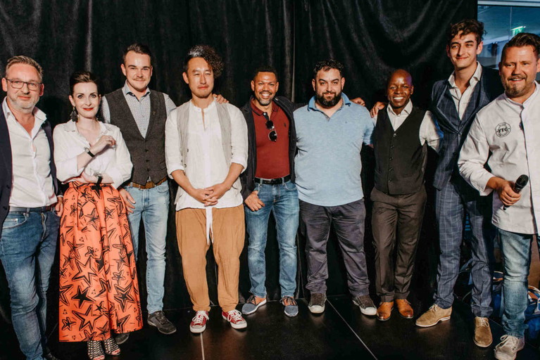 Jury »Bar« mit den Initiatoren Heimo Jessenko und Alexandra Gorsche. Dominik Wolf (»Viertel 4«), Kan Zuo (»The Sign«), Grullon Rodriguez Amador (»Rangoon Bar«), Oltion Mehmetai Churchill (»The Churchill Bar«), Innocent Ntawihiga (»Cohibar«), Sebastian Heindl (Falstaff YTC Sieger 2020) und Mike Süsser (TV-Star und Moderator).