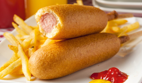 Corn-Dog:&nbsp;Eine amerikanische Weiterentwicklung der ursprünglichen Idee. Corn-Dogs sind Würstchen in einer Maisteighülle, die frittiert oder – seltener – gebacken wird. Ein kleiner Holzstiel dient dazu, das Corn-Dog sauber und sicher halten zu können.