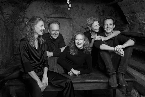 Das Familienweingut Alois Lageder aus Südtirol erzeugt mit viel Kreativität und Naturverständnis lebendige Weine, die das hiesige Terroir widerspiegeln.