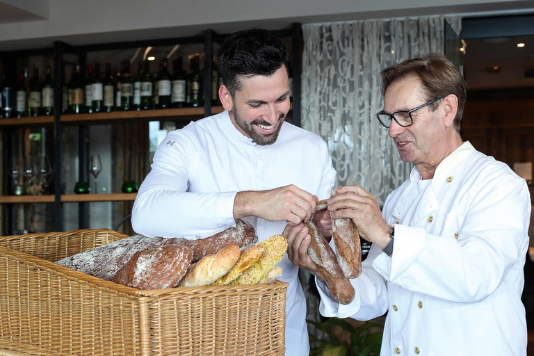 Erich Lukas, »Verdi – Restaurant und Einkehr«, mit seinem Bäcker Franz Pils aus Leopoldschlag