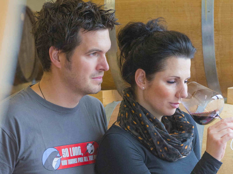 Die Winzer Simone und Johannes Hiller-Jordan.