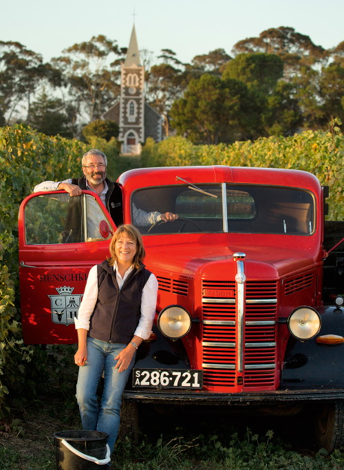 Ein perfektes Team: Prue und Stephen Henschke inmitten ihrer ältesten Shiraz-Lage.