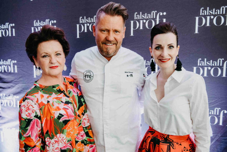 Waltraud Hutter (Genusshauptstadt Graz), Mike Süsser (TV-Star und Moderator) und Alexandra Gorsche (Initiatorin Falstaff Young Talents Cup).