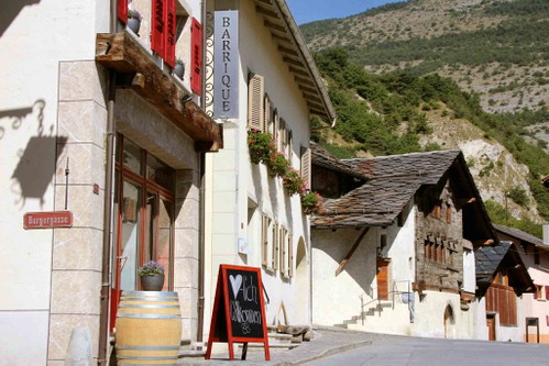 Das Restaurant «Barrique»&nbsp; von Winzerfamilie Mathier im Herzen von Salgesch.