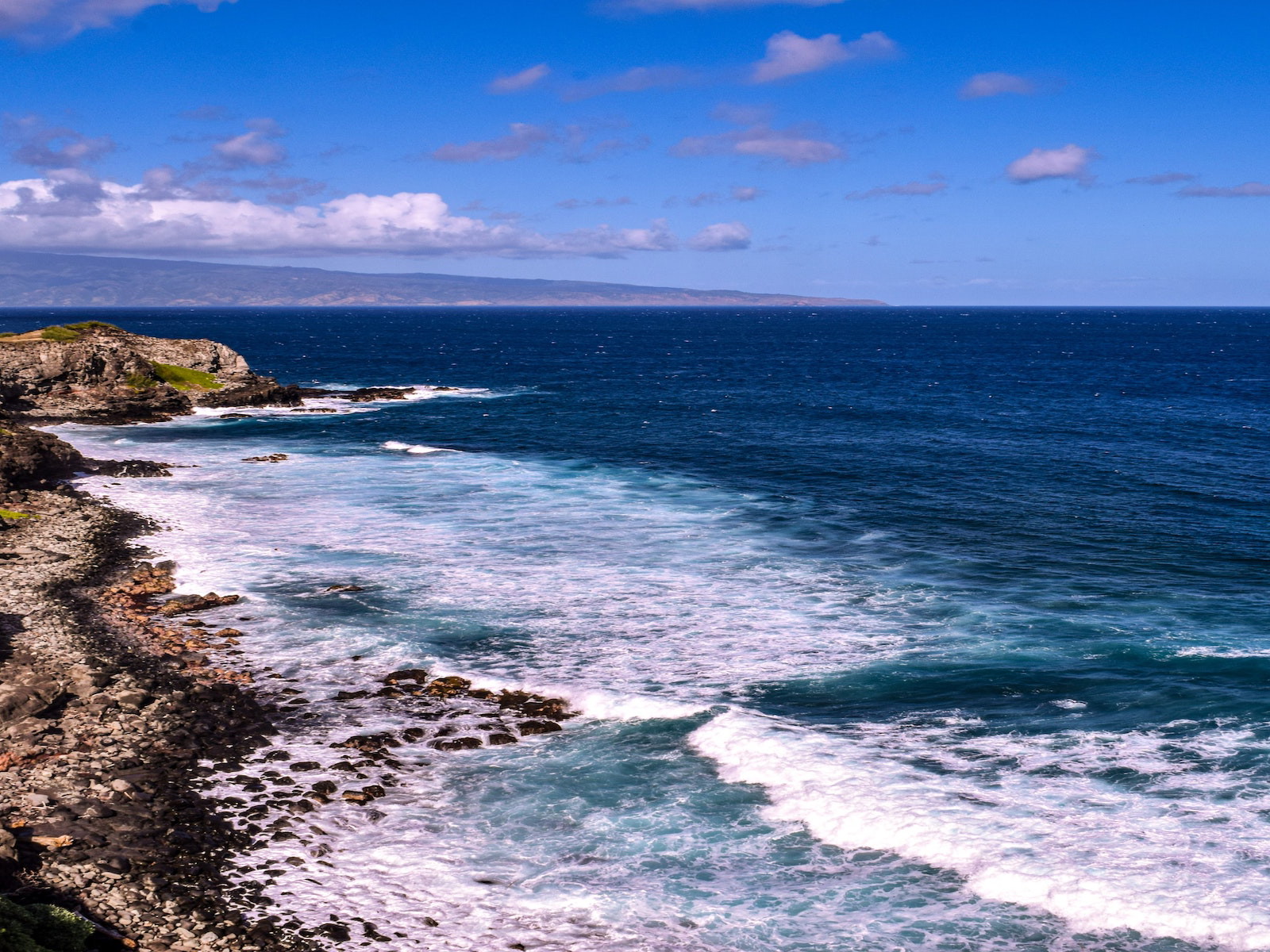Maui to Impose New Hotel Tax due to Influx of Tourists