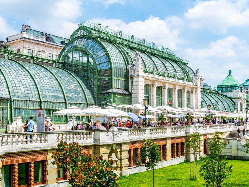 Beliebter Treffpunkt: Das Palmenhaus im Burggarten