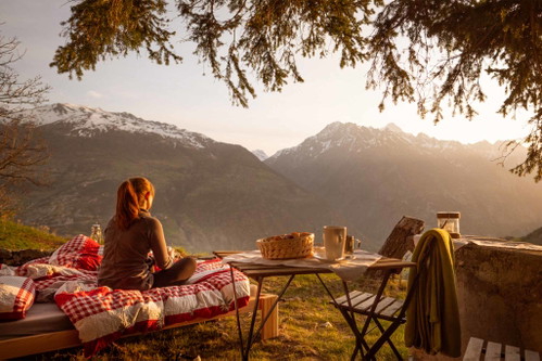 Berginsel Die Berginsel mit Gartenbett steht hoch über dem Rhonetal etwas abseits des Dorfes Oberems beim Turtmanntal.
«Bed &amp; Breakfast Berginsel», Jungholzstrasse 28, 3948&nbsp;Oberems