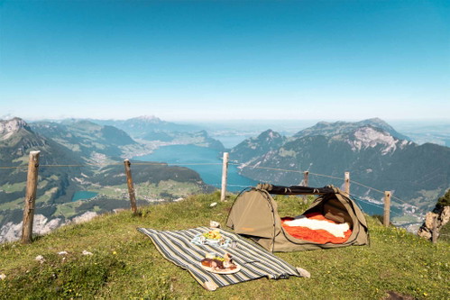 Panoramazelt Fronalpstock Auf dem Fronalpstock nächtigt man auf 1922 Meter über Meer über dem Vierwaldstättersee und den umliegenden Gipfeln.
Gipfelrestaurant Fronalpstock, 6433&nbsp;Stoos