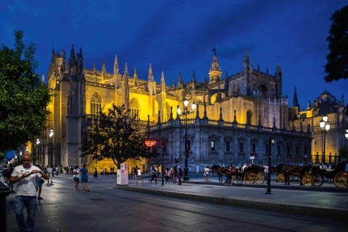 It is at dusk that the cathedral is set in perfect scene.