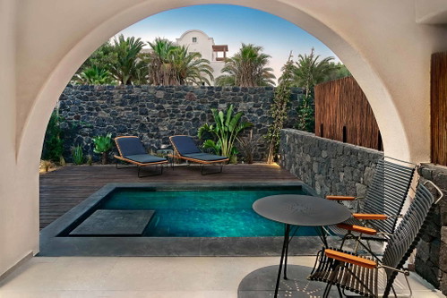 Größere Zimmer, Suiten und Villen haben einen privaten Pool oder Whirlpool.&nbsp;