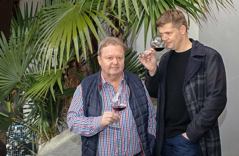 Pioniere: Winzer Martin Donatsch (rechts)&nbsp;und sein Vater Thomas.