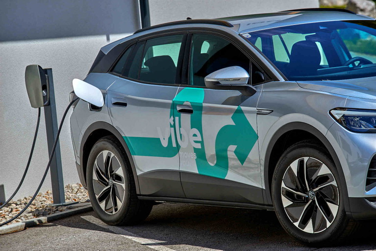 E-Autos werden immer beliebter – auch unter Hotel-Gästen.