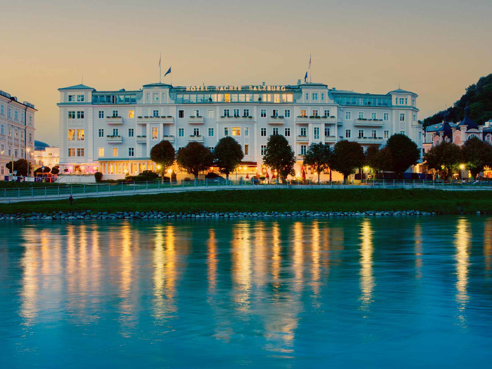 Mit seiner prächtigen Fassade passt das »Hotel Sacher« perfekt in die Kulisse der Festspielstadt.