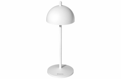 Über ein USB-Kabel lädt sich »Luna« von Musterring wieder auf. Die handliche Tischleuchte ist außerdem dimmbar. In Haus und Garten lässt sie sich flexibel einsetzen.