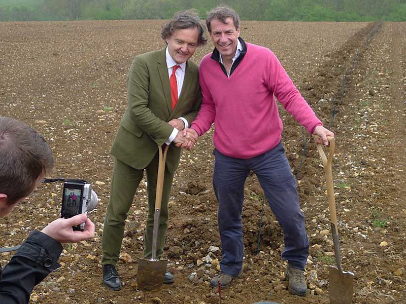 Pierre-Emmanuel Taittinger und Patrick Mc Grath MW beim Spatenstich.