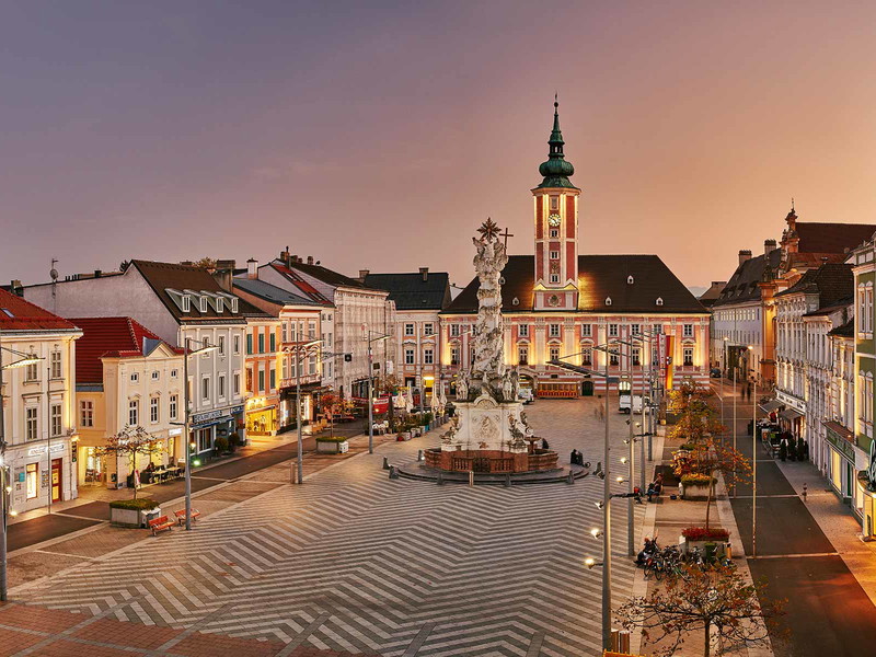 Malerisch: Der Hauptplatz von St. Pölten