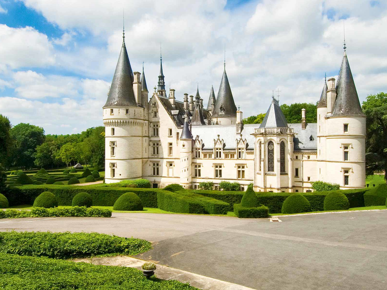 Dem Château du Nozet aus dem 19. Jahrhundert ist das Weingut von Baron Patrick de Ladoucette angegliedert.
