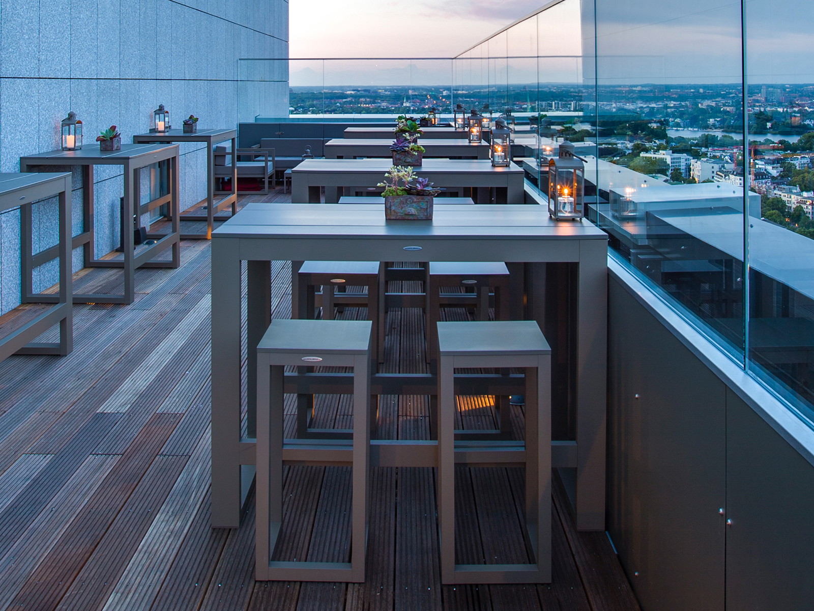 Die Weinbar 26 des Radisson Blu ist nur in den Sommermonaten geöffnet.